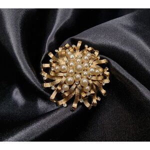Vintage 1960s Trifari Gold-Tone Brooch W/ Faux Pearls & Rhinestones Brooch